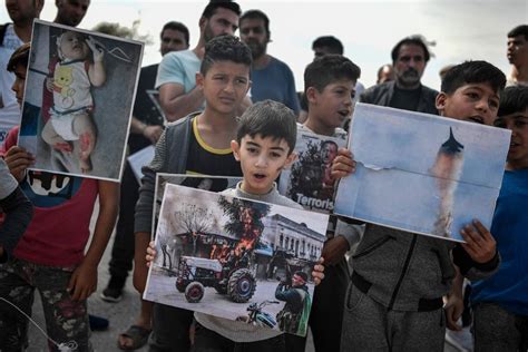 Turchia Raid In Siria L Onu 60 000 In Fuga Colpi Di Mortaio Curdi