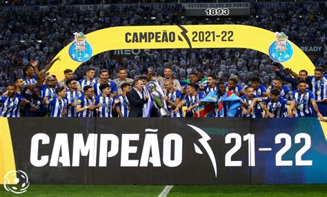 Fc Porto 2 0 Estoril Praia Vitória Sem Espinhas Na Consagração Do Campeão