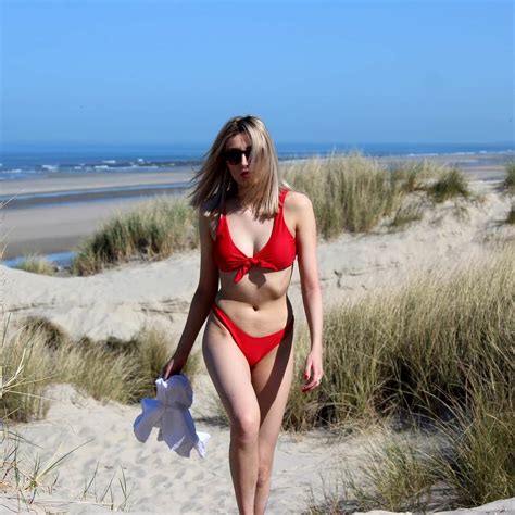 Pale Blonde At The Beach Porno Foto Eporner