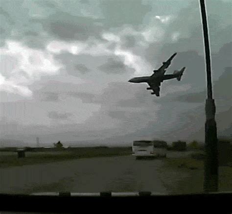 The best gifs for plane crashing. Plane crash gif 7 » GIF Images Download