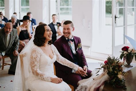 Im grunde ist es ganz klar, was man als gratulant dem frischvermählten brautpaar wünscht: Hochzeit Glückwünsche Auf Türkisch / Eine standesamtliche Trauung im schönen Salzgitter (mit ...