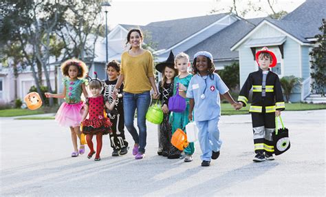 Safety Tips For Trick Or Treating Childrens Minnesota