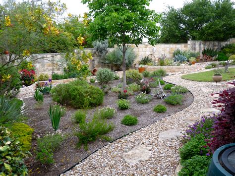 Lovely Wall Surrounding A Nice Xeriscaped Yard Desertscape