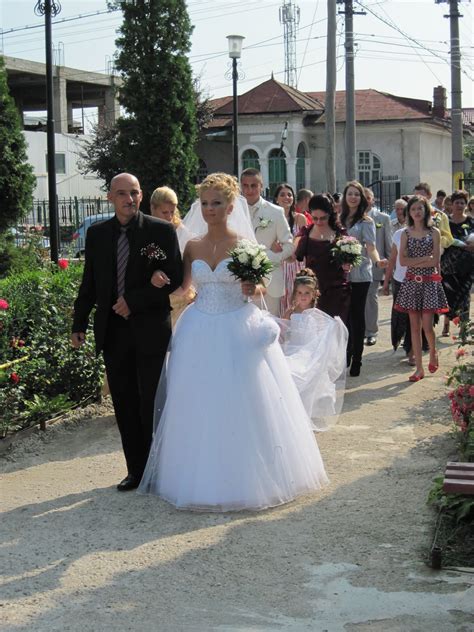 Mo Mania A Romanian Wedding