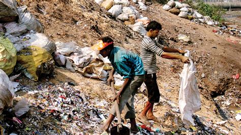 Mumbra Ncp Dumps Garbage In Front Of Tmc Ward Office In Protest