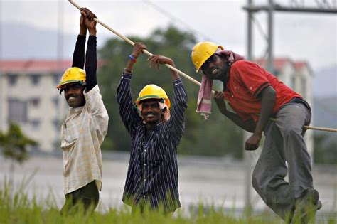 Pengambilan pekerja asing yang baharu termasuk dari bangladesh dihentikan buat masa ini bagi mengelak negara ini dijadikan. Dua Juta PATI Boleh Miliki Permit Kerja Sah Mulai 15 Feb ...