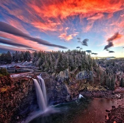 Snoqualmie Falls Featured In Twin Peaks North Bend Escapes