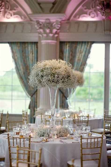 5 Beautiful Tall Vase Centerpieces For Your Wedding
