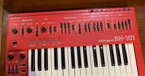 1985 Red Roland Sh 101 Sn 341154 Synthesizer Keyboard Modulators