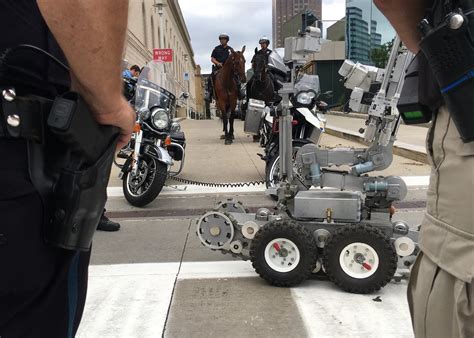 11 Police Robots Patrolling Around The World Wired