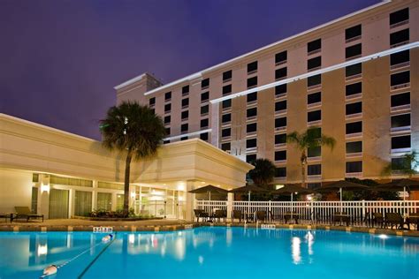 Holiday Inn And Suites Across From Universal Orlando Orlando Fl 5905