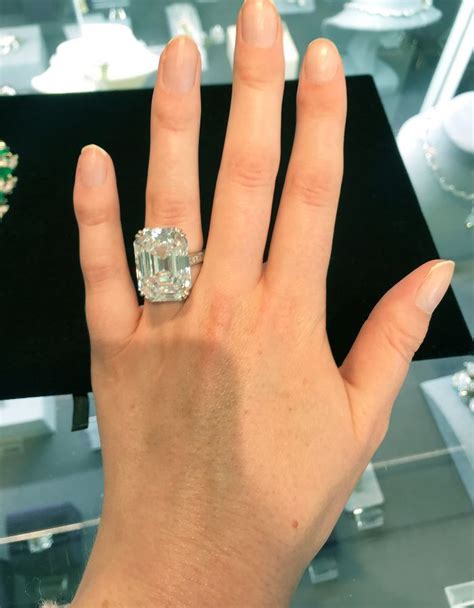 What A 28 Carat 2 Million Ring Actually Looks Like On A Hand