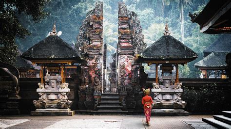 The Temple Of Tirta Empul An Ancient Ritual In The Heart Of The Forest Bulgari Resort Bali
