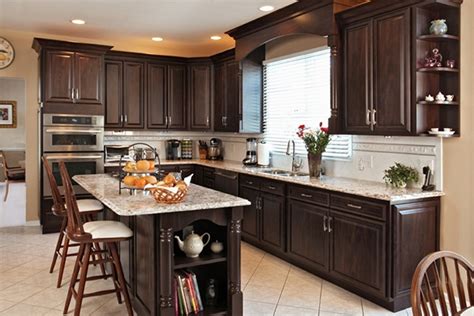 Shaker cabinets have quickly become one of the most popular cabinet styles for kitchens of every type. Our 5 Most Popular Kitchen Cabinet Colors