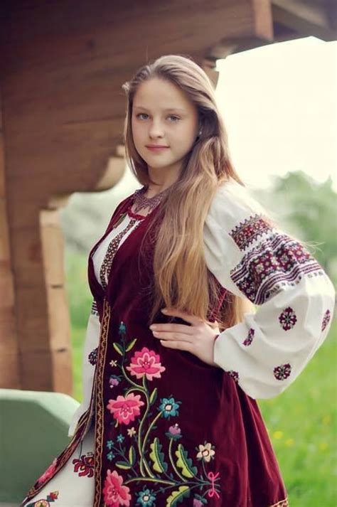 Slavic Folk Costumes ★ Page 2 Traditional Outfits Ukraine Women