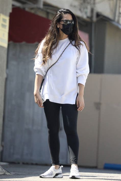 Olivia Munn Seen Leaving A Workout Session Wearing A White Sweatshirt