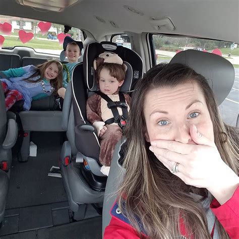 Mom Accidentally Joins Street Rod Parade In Her Swagger Wagon Minivan Cozy News