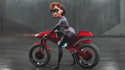 Incredibles 2 Review With Super Mom Elastigirl Icing The Sequel