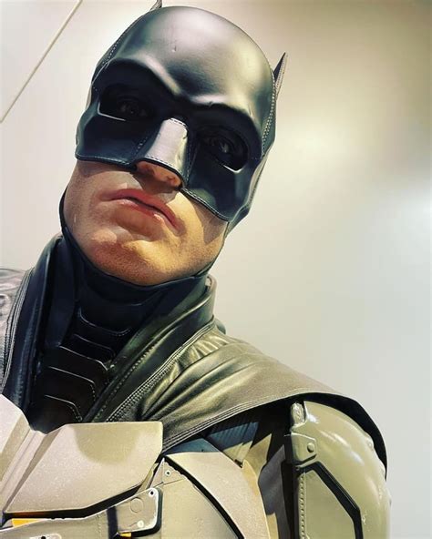 The Batman official funeral scene : robertpattinson