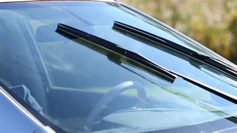 Kit wiper fluid memang sering kali direkomendasikan oleh berbagai situs otomotif untuk membersihkan kaca mobil. Sepele Tapi Penting, Cara Bikin Wiper Mobil Tetap Awet