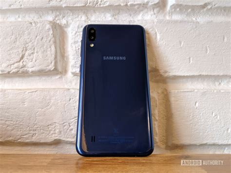 Samsung Galaxy M10 Review A Well Built Modern Looking Phone That Does