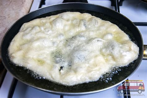 Order online from hot langosz in poznań now via pyszne.pl. Langosz - prosty przepis na tradycyjne węgierskie danie