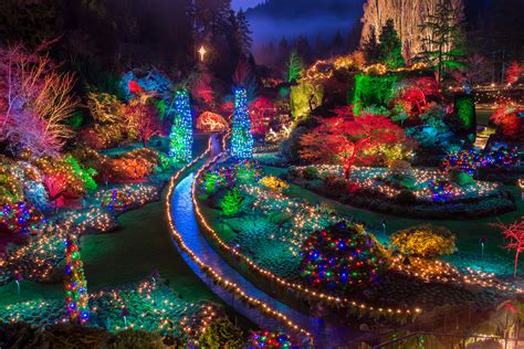 Shed the stresses and city pressure and escape to one of canada's most wondrous gardens. Butchart Gardens - Urban Park in Victoria - Thousand Wonders