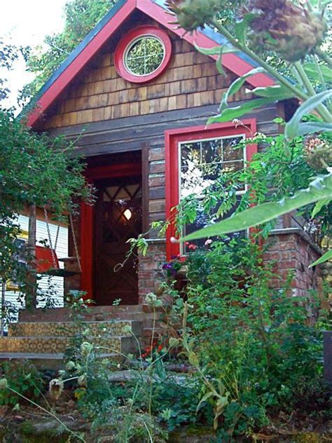 Portland Garden Cottages Made From Reused Materials Tiny Cottage