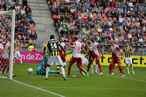 Fc utrecht live stream online if you are registered member of bet365, the leading online betting install sofascore app on and follow vitesse fc utrecht live on your mobile! Kaartverkoop Vitesse vs FC Utrecht met ID ...