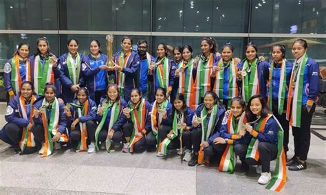 Indian Womens Hockey Team Receives Warm Welcome On Return From