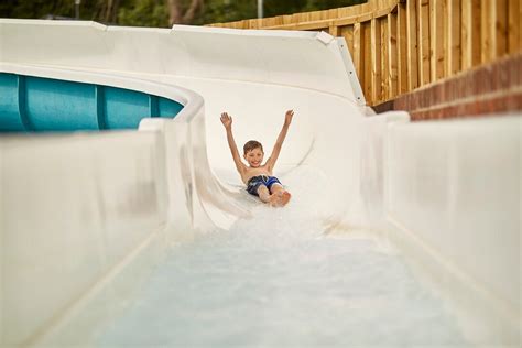 Parkdean Resorts Lower Hyde Holiday Park Pool Pictures And Reviews