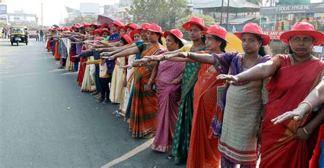 Women In Kerala Form 620 Km Wall To Promote Gender Equality Times Of Oman