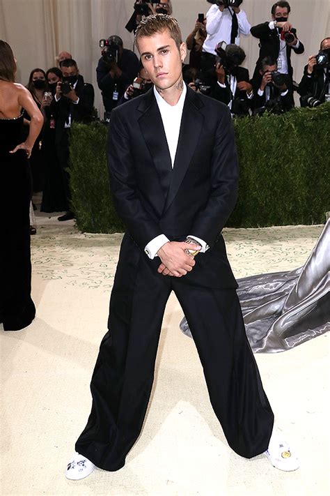 Justin Bieber Rocks Out With Surprise Performance Of ‘baby At Met Gala