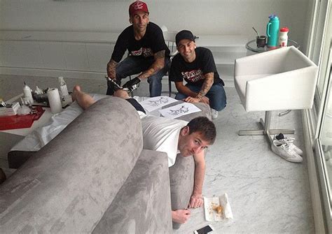 Liebes tattoos tätowierungen (frauen) messi tattoo lionel messi tattoos mit bedeutung. Talking out of my Arsenal: LEO MESSI GETS A LEG TATTOO