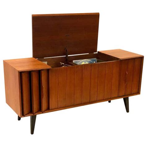 Striking Small American Midcentury Walnut Console Stereo Cabinet By Zenith At 1stdibs Zenith