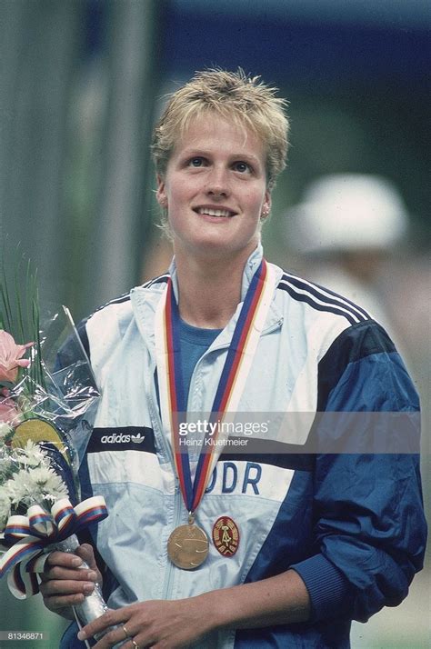 Women's 200m backstroke final at the 1988 olympic games in seoul. Kristin Otto RDA 6 médaille d'or en natation