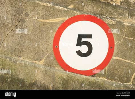 5 Miles Per Hour Hi Res Stock Photography And Images Alamy