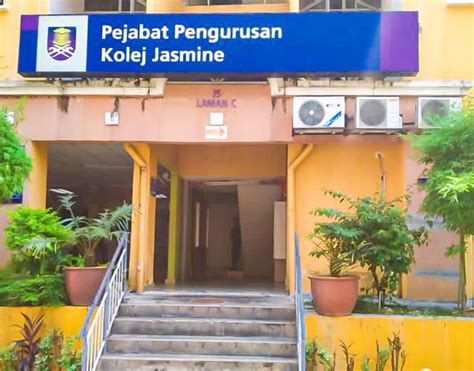 Pancasila sebagai paradigma kehidupan kampus a. Pengurusan Kolej Jasmine