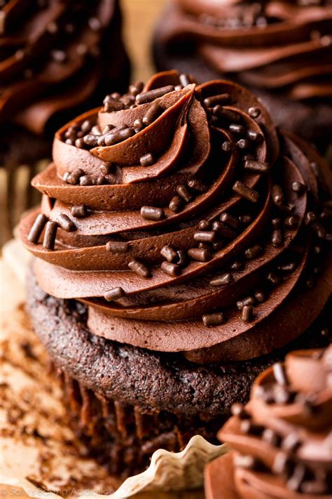 Your melted chocolate should be pourable and cool to the touch. Favorite Chocolate Buttercream | Sally's Baking Addiction