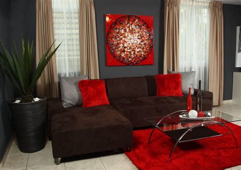Retro red black white room hgtv. Color Chocolate y Rojo!!! | Brown living room decor, Red living room decor, Living room decor ...