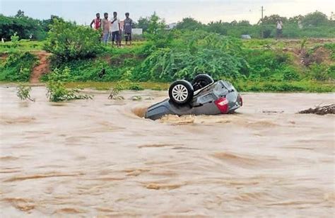 Floods Kill Three Snap Road Links In Kurnool The New Indian Express