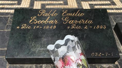 Maybe you would like to learn more about one of these? Se filmó tomando cocaína en la tumba de Pablo Escobar ...