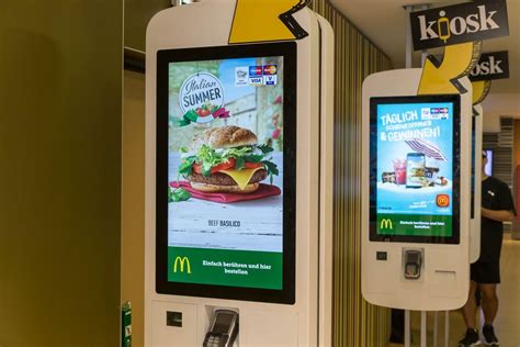 Copyright © 2021 mcdonald's česká republika | vytvořeno společností ddb a.s. Self-Service-Kiosk in einem McDonald's in Wien - Creative ...