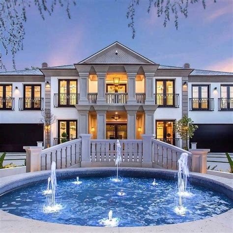 Beautiful Mansion With Front Water Pool Fountain Mansions
