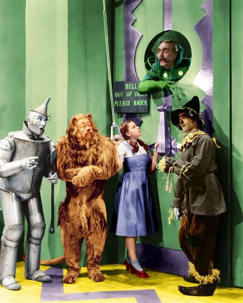 The Wizard Of Oz A Horse Of A Different Color Establishing Shot