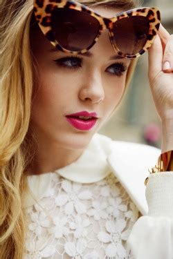 In just one week, a general accused several celebrities and the mayor of the country's capital of supporting or giving aid to communists. FF: Five Favorites - Junk in the Trunk Vintage Market