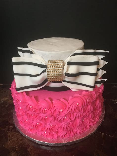 16 yr old birthday cake for boy, tire and sugar flames, street signs #birthday #birthdaycake #16thbirthday #cakedecorating #cake #cakedecoratingideas. 16th birthday #pennysbakehouse | House cake, Custom cakes, Bakehouse