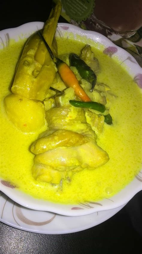 Ya lah masih dalam suasana raya kan. namakucella: AYAM MASAK LEMAK CILI PADI + KENTANG