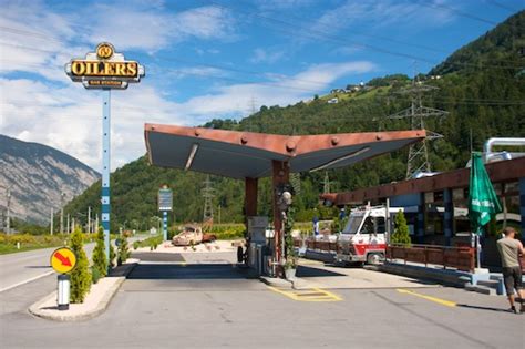 Liebevoll ausgesuchte besonderheiten, machen den besonderen stil des oilers, angelehnt an die typischen us roadhouses, aus. Oilers 69 - The coolest Diner of them all! | Geralds 1958 ...