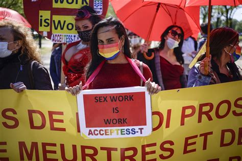 Féminisme Le Travail Du Sexe Nouvelle Ligne De Fracture
